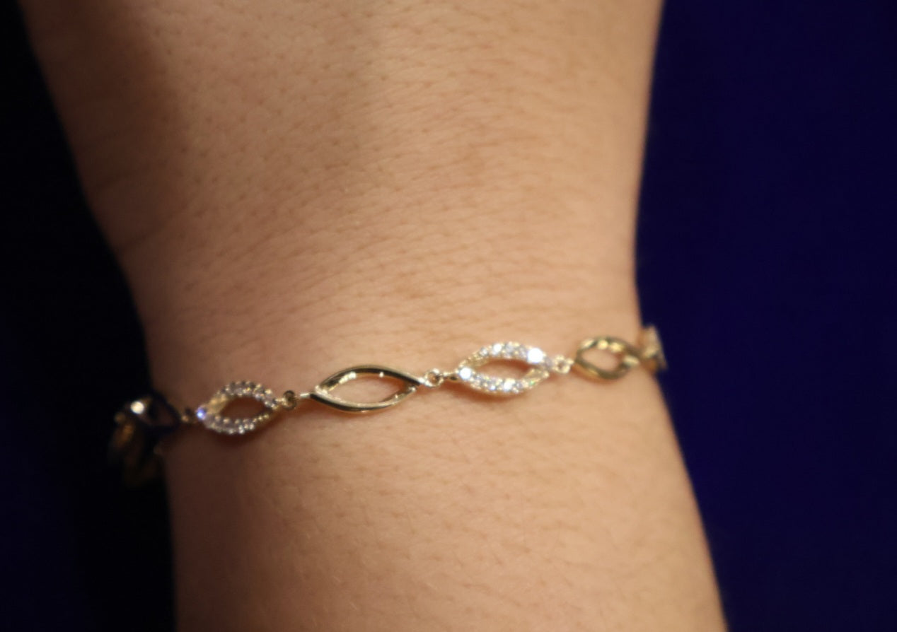 14k Stoned oval bracelet